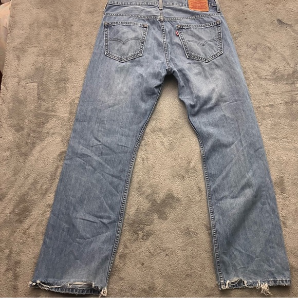Levi’s 569 Light Wash blue denim distressed Men’s Size 32x32 - Picture 5 of 10